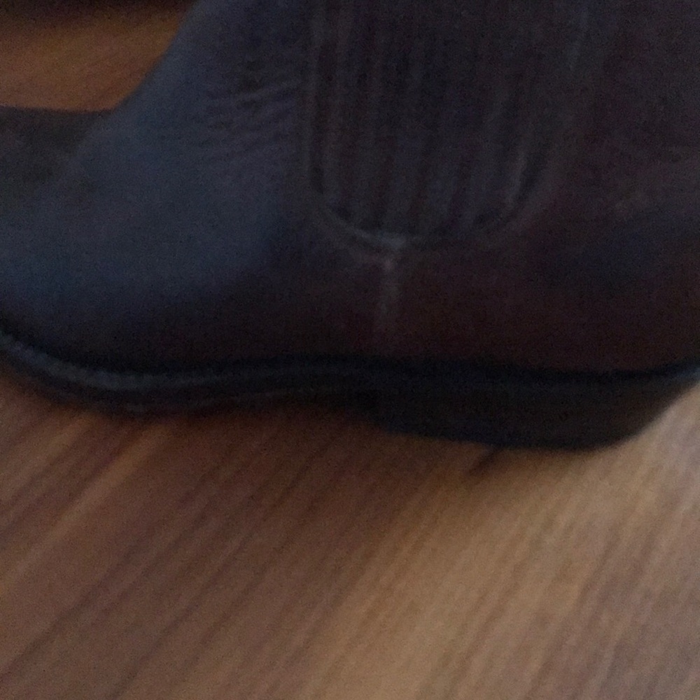 Boots - Picture 3 of 5